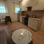 Frangepan شقة *