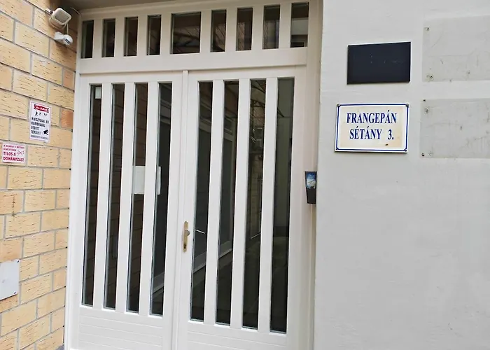 Apartment Frangepan *